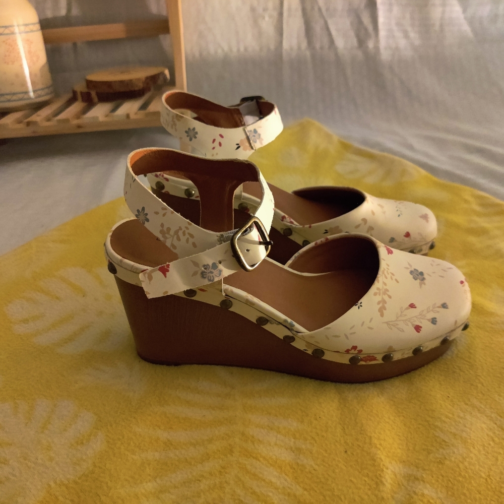Lucky Brand floral Zazmini Clog Wedge Heels